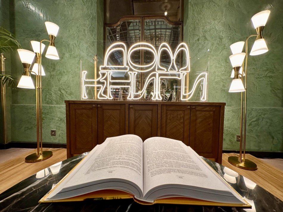 5 главных книжных новинок весны: от постапокалиптического триллера до истории речного флота